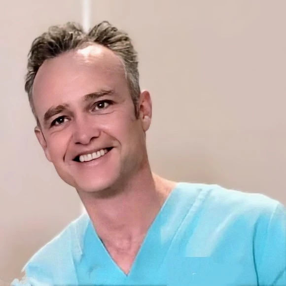 Podólogo Dr. Fernando Gil, Phd